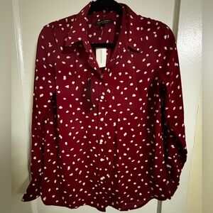 Banana Republic || spotted red & white button down shirt (S)